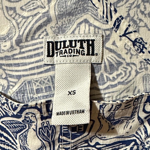 Duluth Trading Co Women’s Heirloom Gardening Short Overalls - Picture 2 of 4